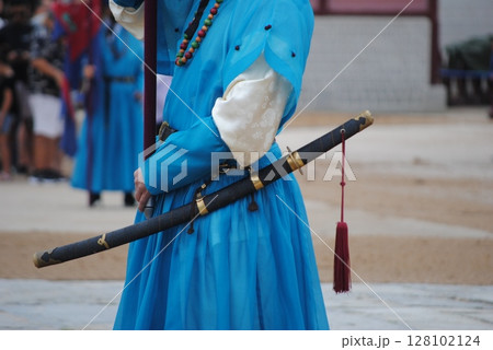 交代式の刀 交代式の刀 128102124