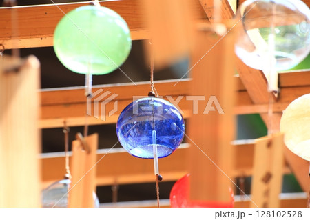 日本の風鈴 涼イメージ 日本の風鈴 涼イメージ 128102528