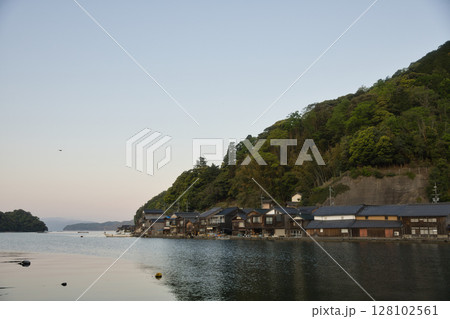 海の京都 伊根浦公園から見る舟屋群と青島8 海の京都 伊根浦公園から見る舟屋群と青島8 128102561