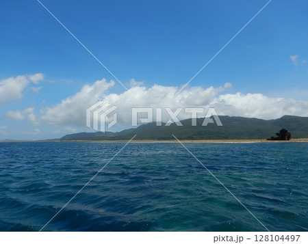 高那のエメラルドグリーン 128104497