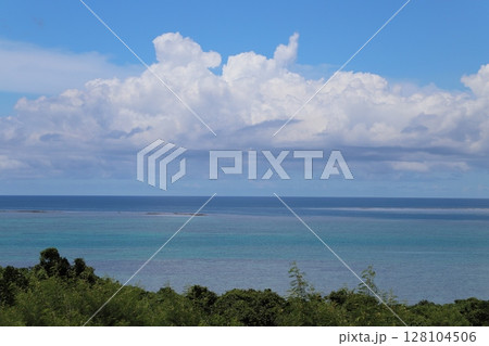 高那のエメラルドグリーン 128104506