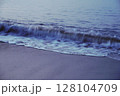 打ち寄せる波　鼓ヶ浦海岸 128104709