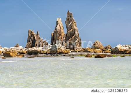 《和歌山県》橋杭岩・南紀の景勝地 《和歌山県》橋杭岩・南紀の景勝地 128106875