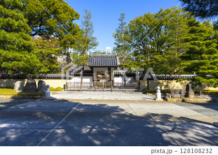 Beautiful view of Jotenji Temple with blue sky in Fukuoka, Japan Beautiful view of Jotenji Temple with blue sky in Fukuoka, Japan 128108232