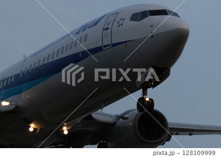 大阪空港千里川土手 128109999