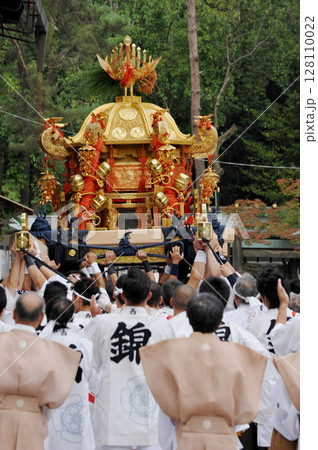 祇園祭の神幸祭　西御座神輿 128110022