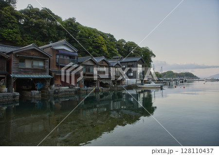 海の京都 伊根浦公園から見る舟屋群4 海の京都 伊根浦公園から見る舟屋群4 128110437