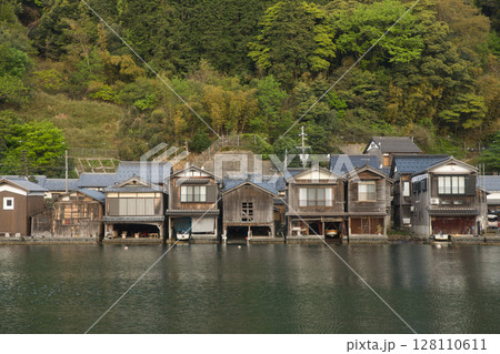 海の京都 伊根浦公園から見る舟屋群23 海の京都 伊根浦公園から見る舟屋群23 128110611