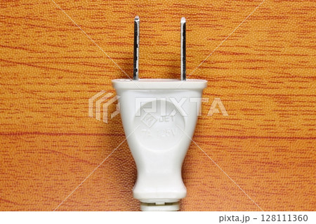 コンセントプラグ 128111360