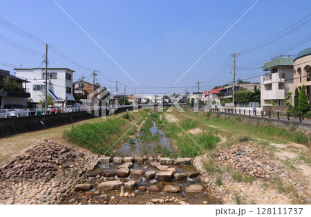 西宮市　仁川の河原 128111737