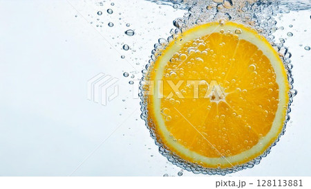 レモンスライス 泡立つ水に浸したさわやかなイメージ 16:9サイズ AI生成素材 128113881