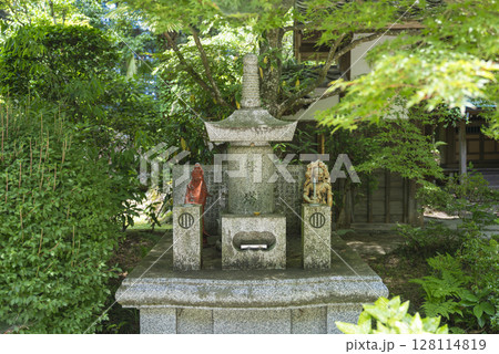 宮城県仙台市の瑞鳳寺 経塔 128114819