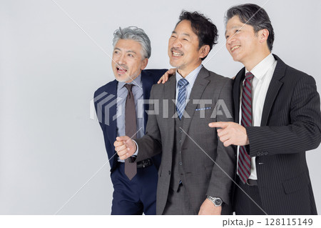 ハイテンションのミドルエイジ男性ビジネスパーソン ハイテンションのミドルエイジ男性ビジネスパーソン 128115149