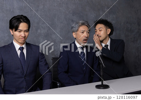 記者会見や株主総会などのビジネスイメージの複数 記者会見や株主総会などのビジネスイメージの複数 128116097