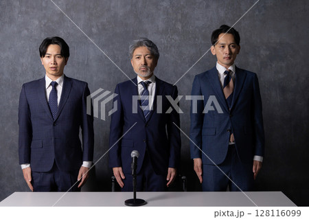 会見や株主総会などのビジネスイメージ 会見や株主総会などのビジネスイメージ 128116099