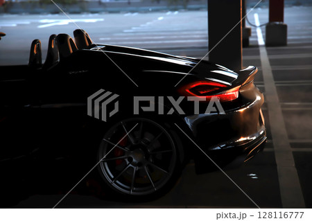 黒いオープンカー 128116777