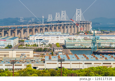 《香川県》瀬戸大橋・常盤公園の眺め 128117316