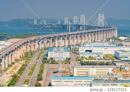 《香川県》瀬戸大橋・常盤公園の眺め 128117321