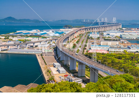 《香川県》瀬戸大橋・常盤公園の眺め 128117331