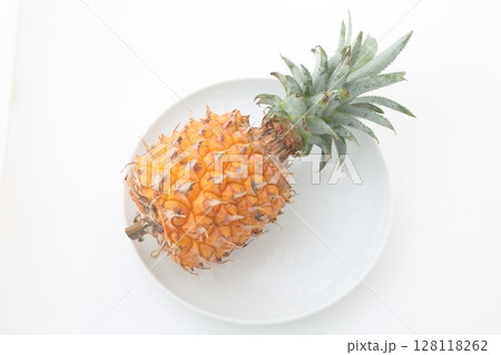 スナックパイン 128118262