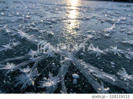 Frozen Lake Ice Formations with Crystals and Natural Patterns 128119112
