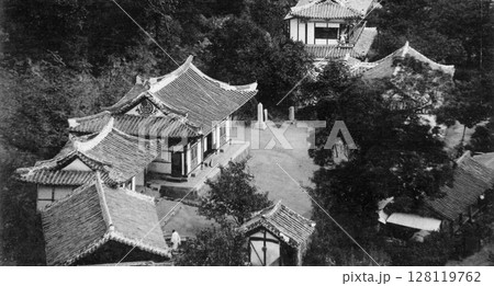 古写真 1931年 日本統治時代の北朝鮮・平壌市内 牡丹峰の永明寺 古写真 1931年 日本統治時代の北朝鮮・平壌市内 牡丹峰の永明寺 128119762