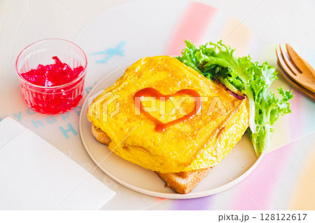 卵のホットサンド 128122617