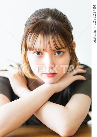 若い女性ビューティーイメージ 128123484