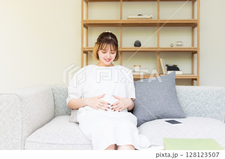 妊婦さん 128123507