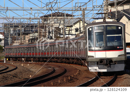 西武池袋線直通:東急東横線4000系電車(F快急-10両編成) 西武池袋線直通:東急東横線4000系電車(F快急-10両編成) 128124109