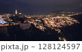 サントリーニ島フィラの夜景 128124597