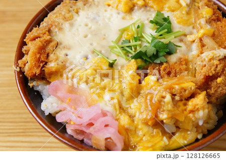 ロースカツ丼 128126665