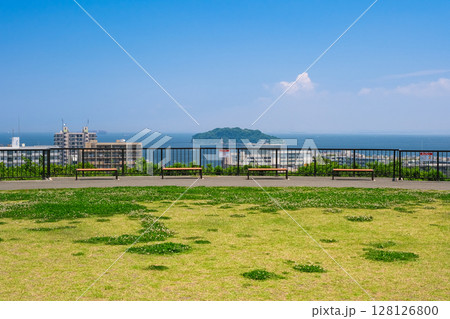 神奈川県横須賀市 平和中央公園、芝生広場 神奈川県横須賀市 平和中央公園、芝生広場 128126800