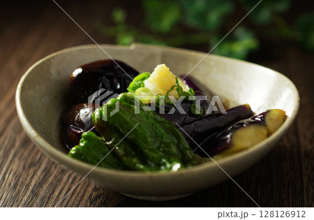 茄子の揚げびたし 128126912