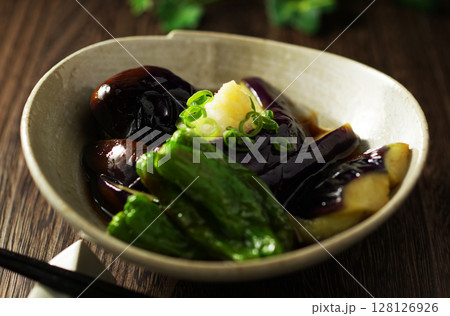 茄子の揚げびたし 128126926