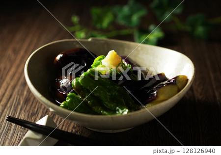 茄子の揚げびたし 128126940