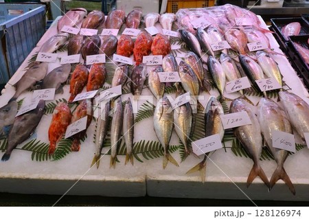 泉佐野漁協青空市場のお店の様子 128126974