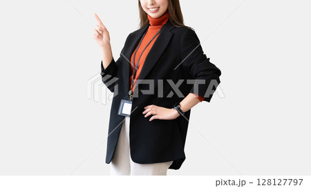 笑顔の女性・ビジネスウーマン 128127797