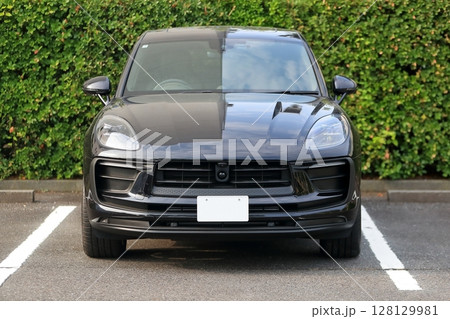 ドイツ製のSUV車両 ドイツ製のSUV車両 128129981
