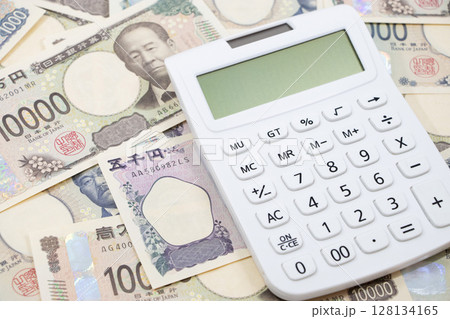 お金 紙幣 電卓 お金 紙幣 電卓 128134165