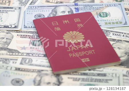ドル パスポート 128134187