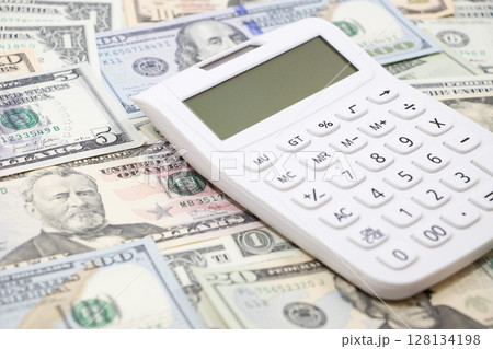 ドル 電卓 128134198