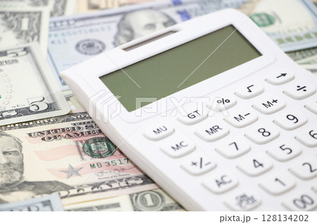 ドル 電卓 128134202