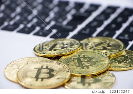 仮想通貨 パソコン 128135247