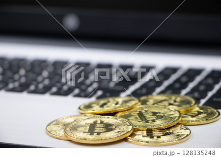 仮想通貨 パソコン 128135248