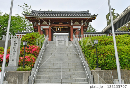 杜の都仙台　成田山経ケ峰国分寺　参道　山門 128135797