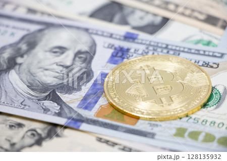 ドル 仮想通貨 128135932