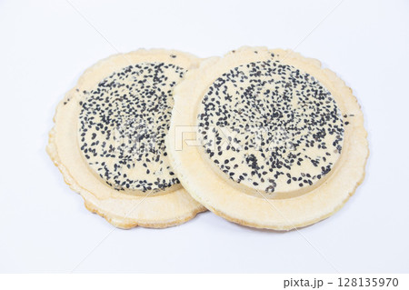 南部せんべい ごま 128135970