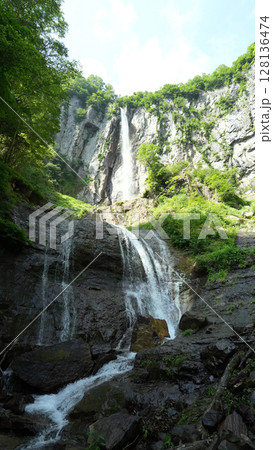 米子大瀑布 128136474