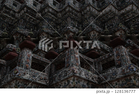 天をつくような荘厳華麗な建築物 天をつくような荘厳華麗な建築物 128136777